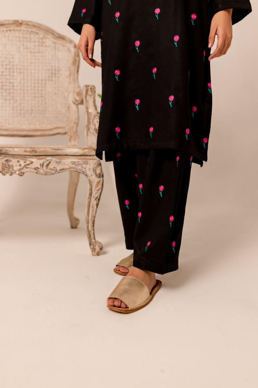 Zara Shahjahan Lawn 2 PC Embroidered Unstitch